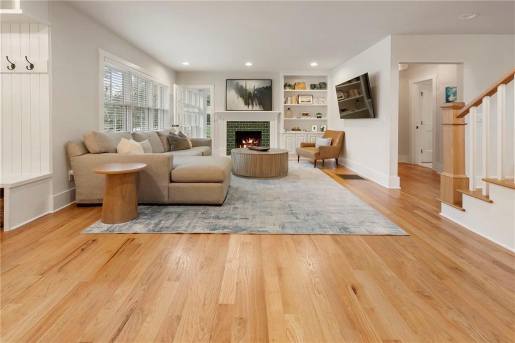 790 Highland Terrace NE