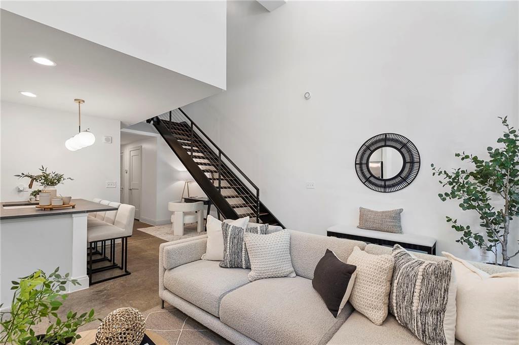 905 Juniper Street NE Unit 116