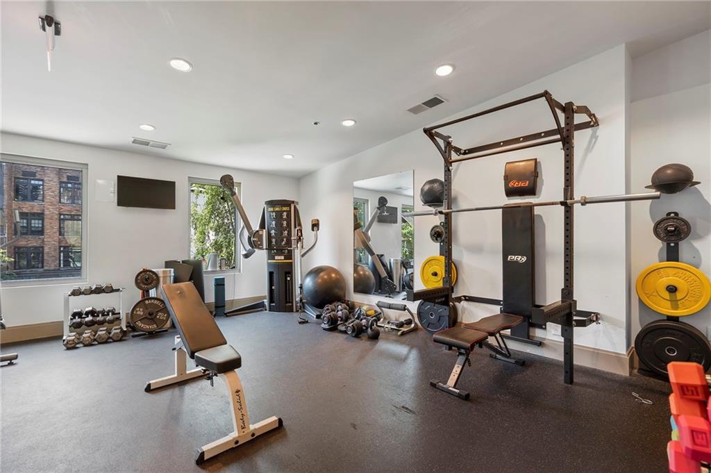 905 Juniper Street NE Unit 116