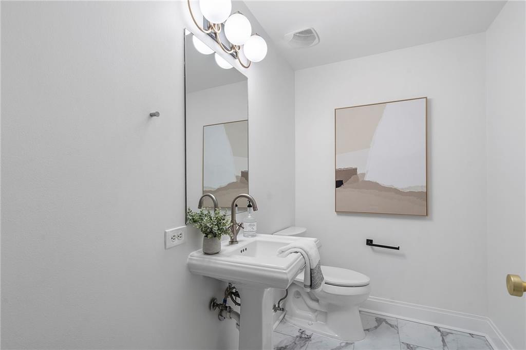 905 Juniper Street NE Unit 116