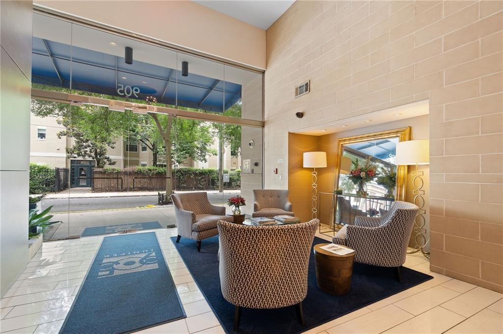 905 Juniper Street NE Unit 116