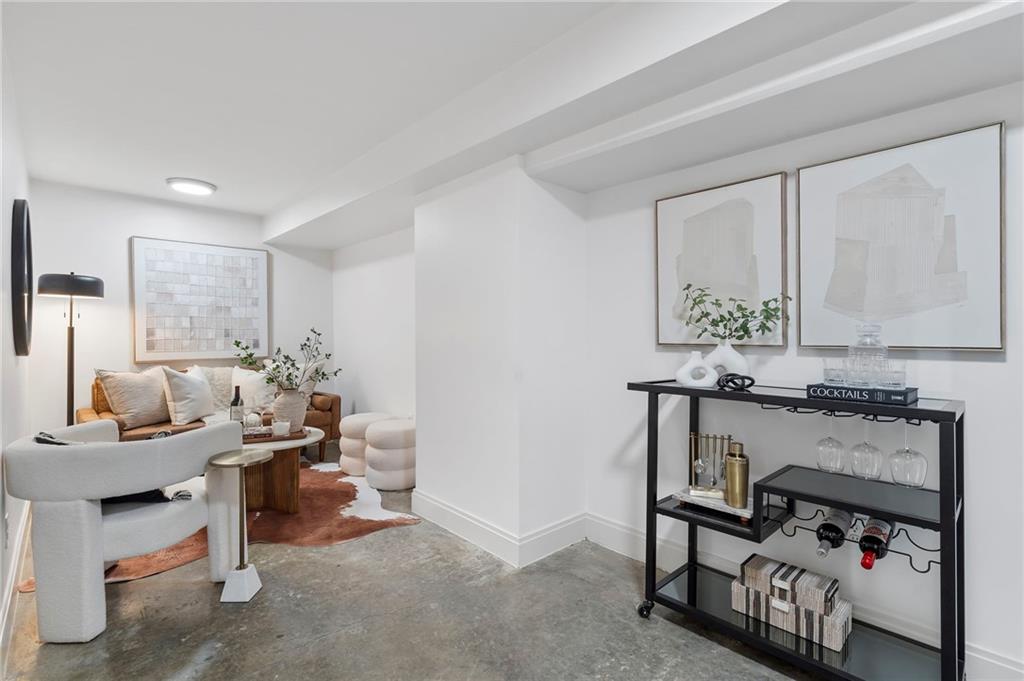 905 Juniper Street NE Unit 116