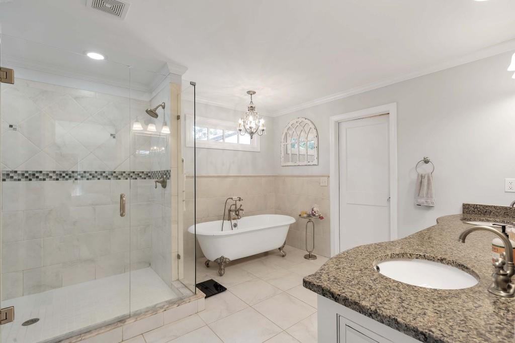 225 Midvale Drive NE