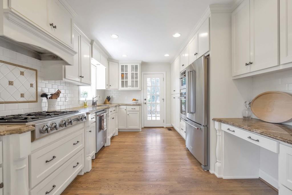 225 Midvale Drive NE