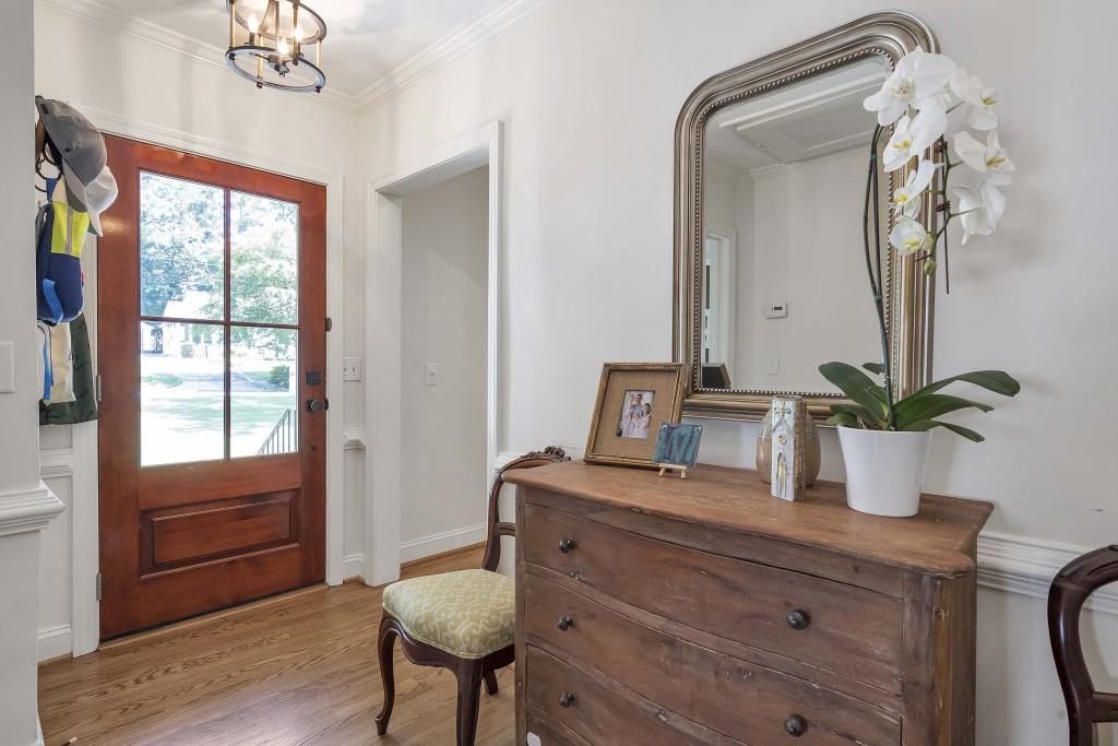 225 Midvale Drive NE