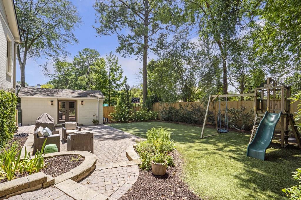 225 Midvale Drive NE