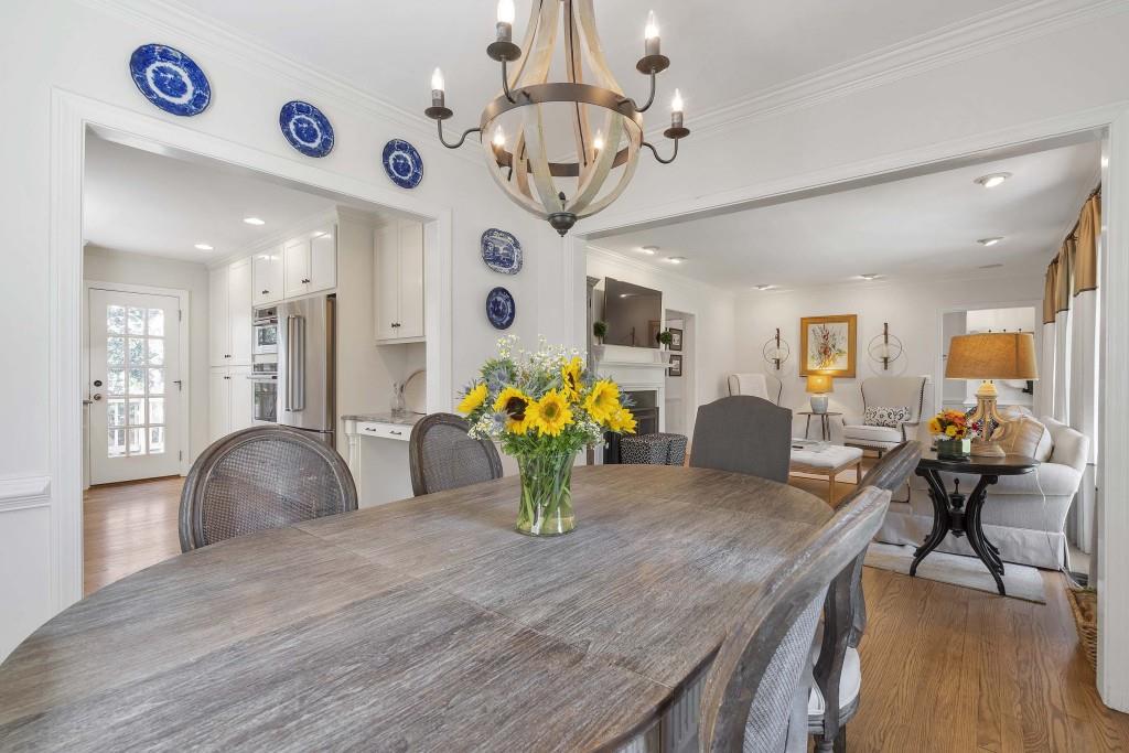 225 Midvale Drive NE