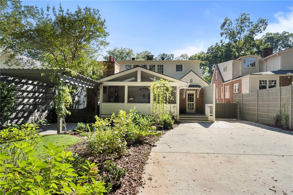 1144 Zimmer Drive NE