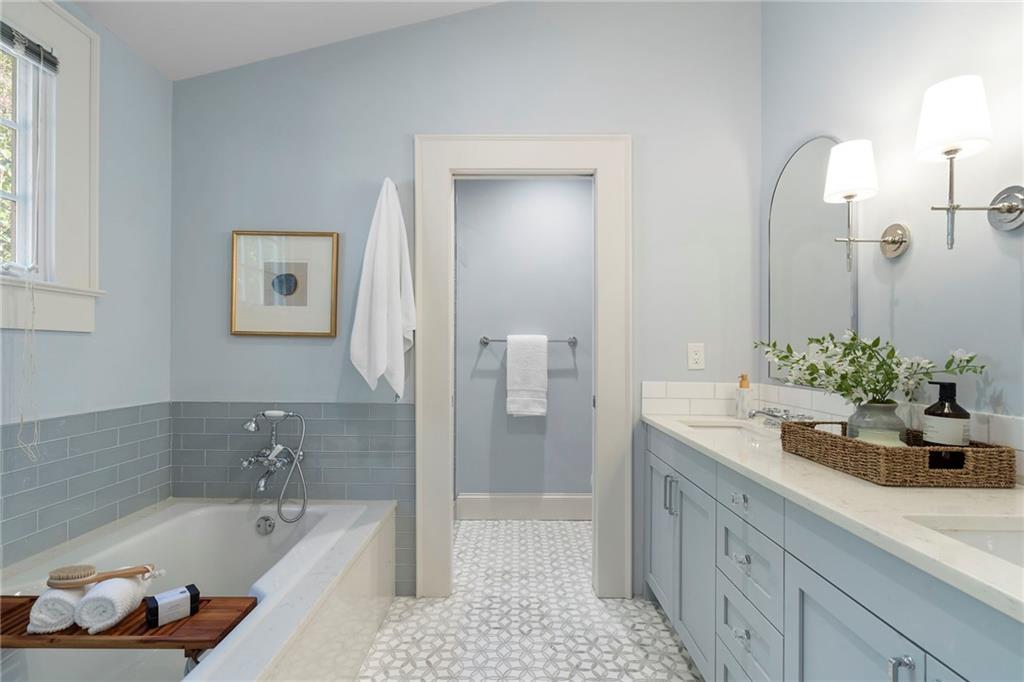 1144 Zimmer Drive NE