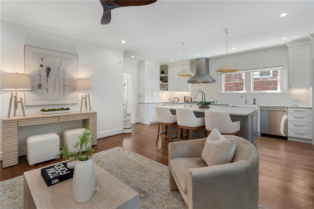 1144 Zimmer Drive NE