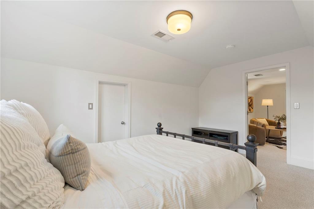 1605 Johnson Road NE