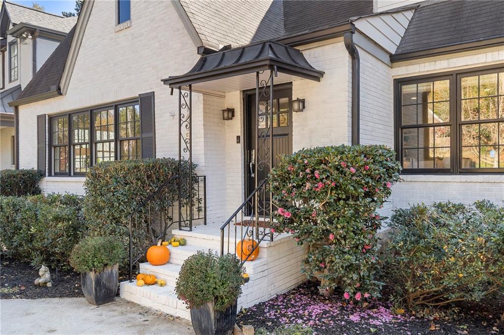 1605 Johnson Road NE