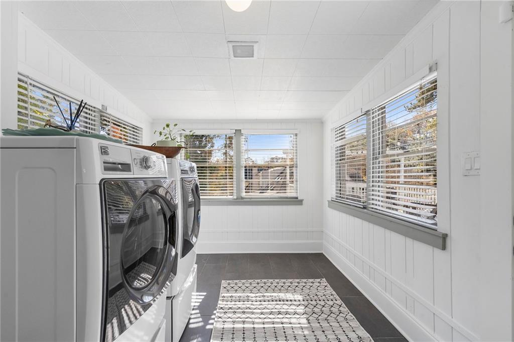 1605 Johnson Road NE