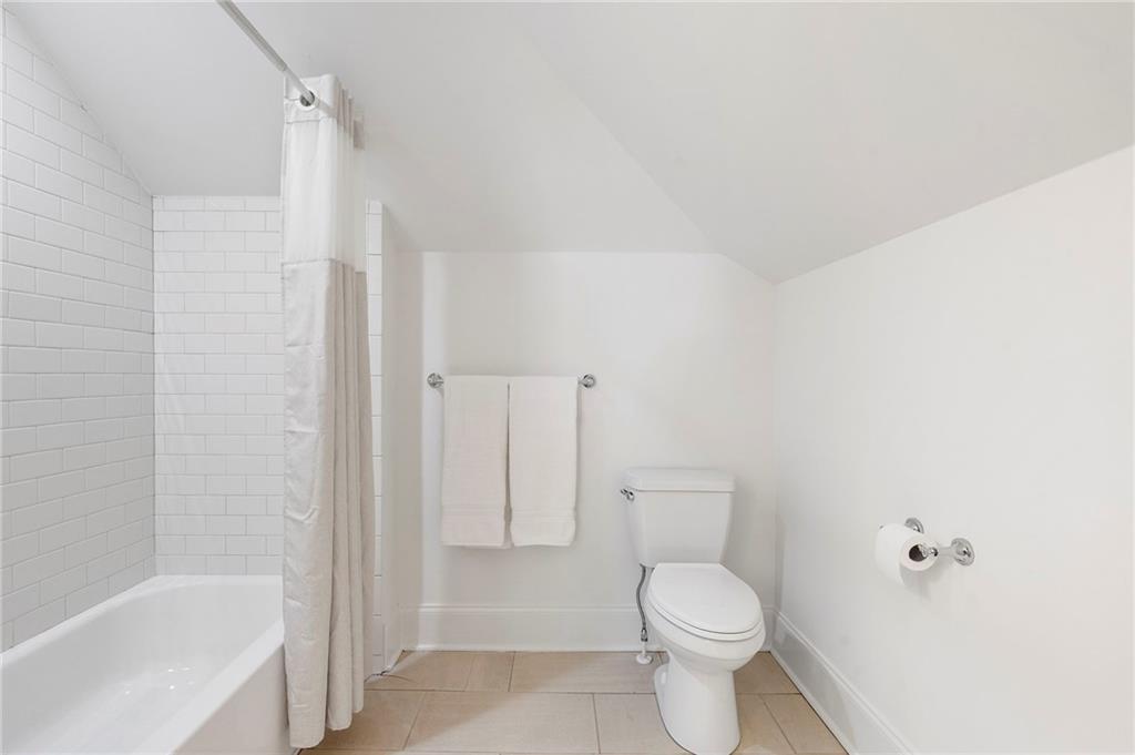 1605 Johnson Road NE