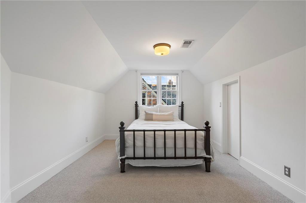 1605 Johnson Road NE