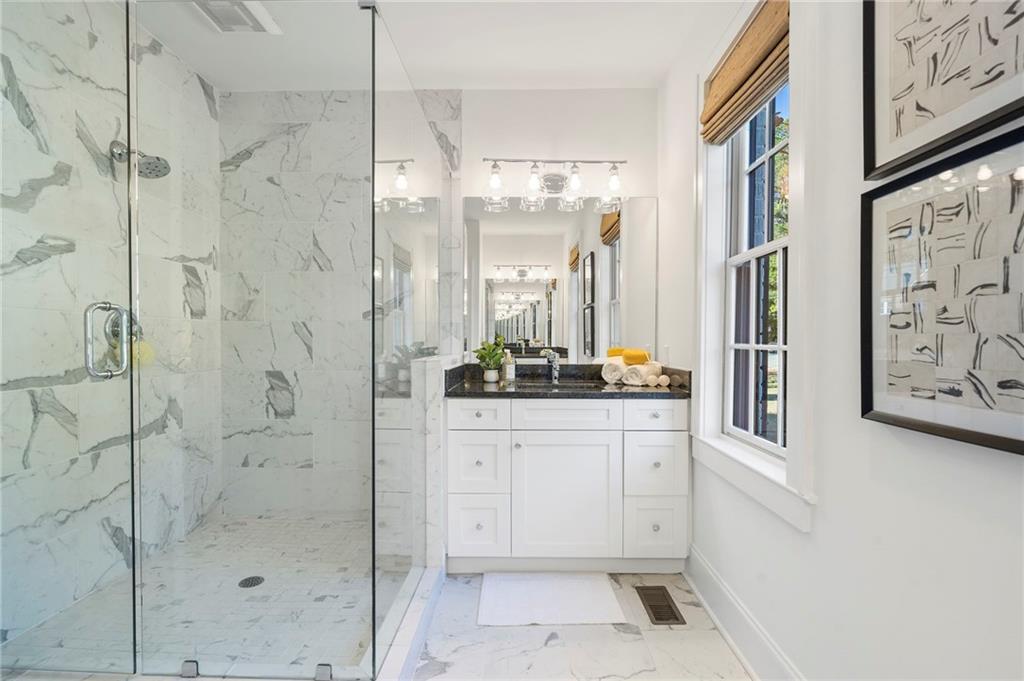 1605 Johnson Road NE