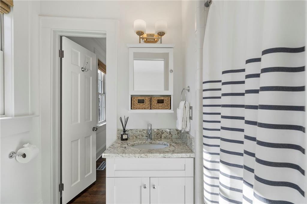 1605 Johnson Road NE