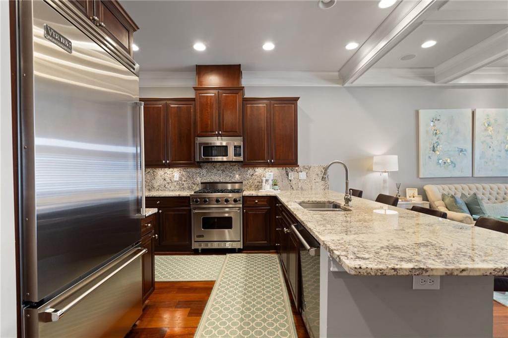 861 Lullwater Park Lane