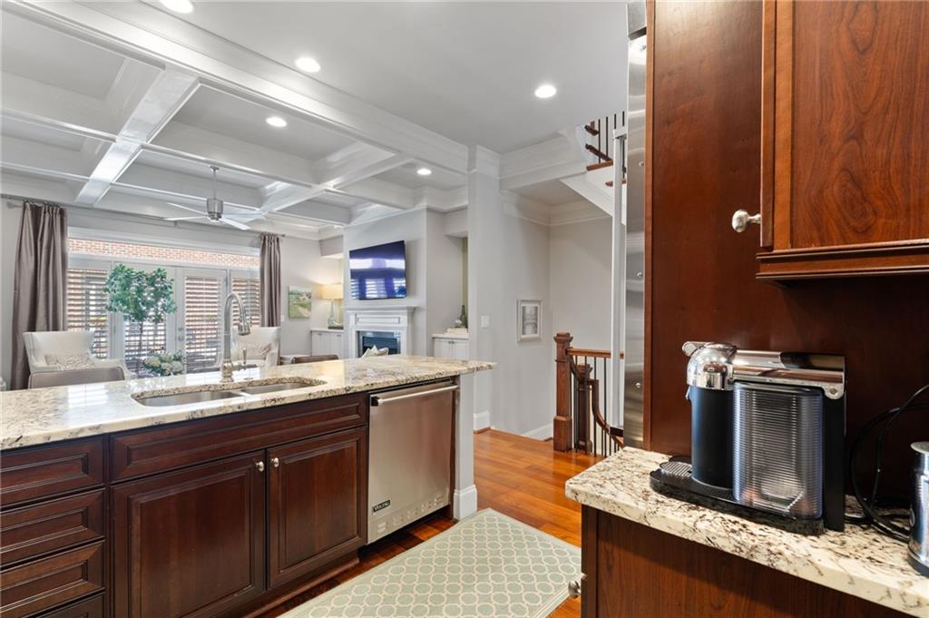 861 Lullwater Park Lane