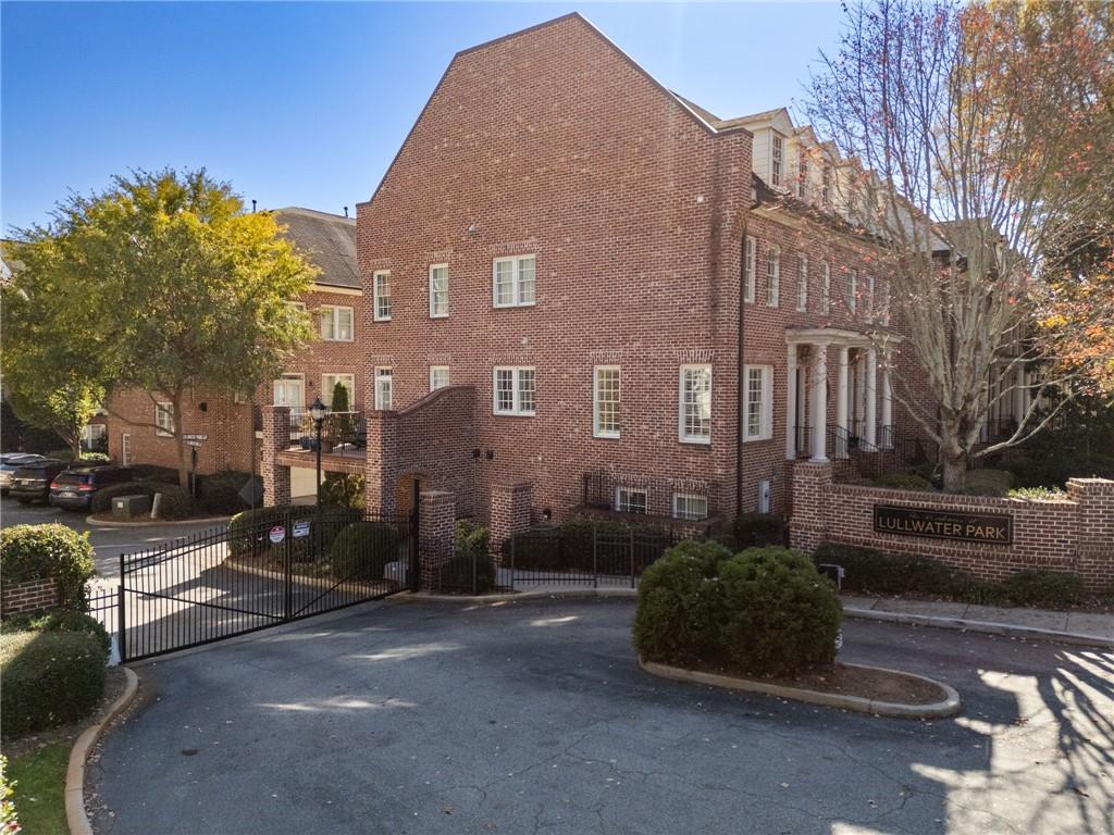 861 Lullwater Park Lane