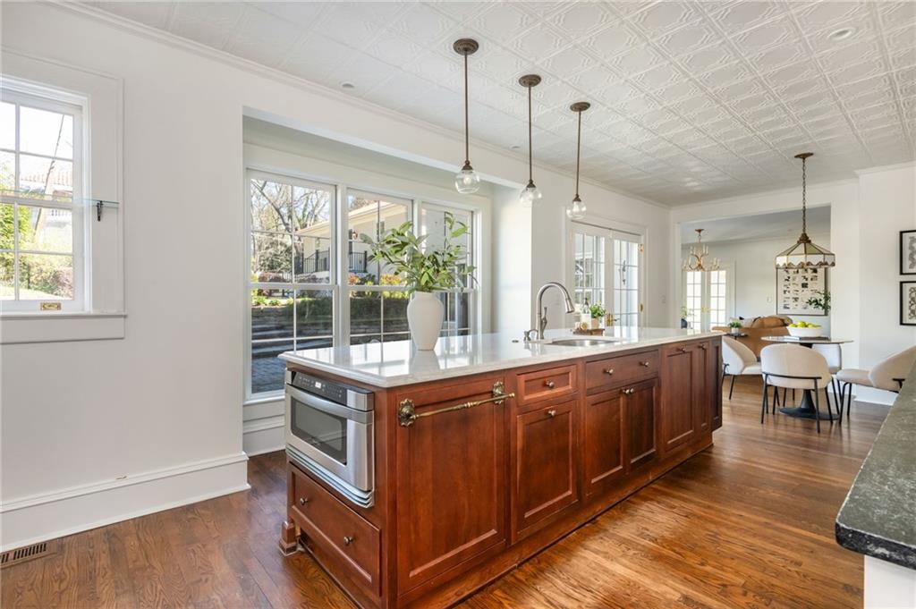 1196 Fairview Road NE