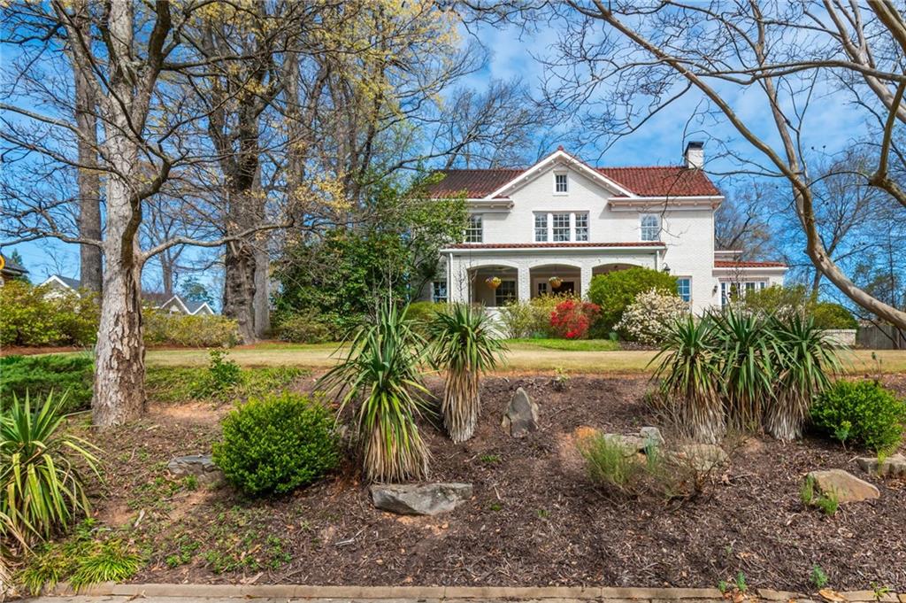 1196 Fairview Road NE