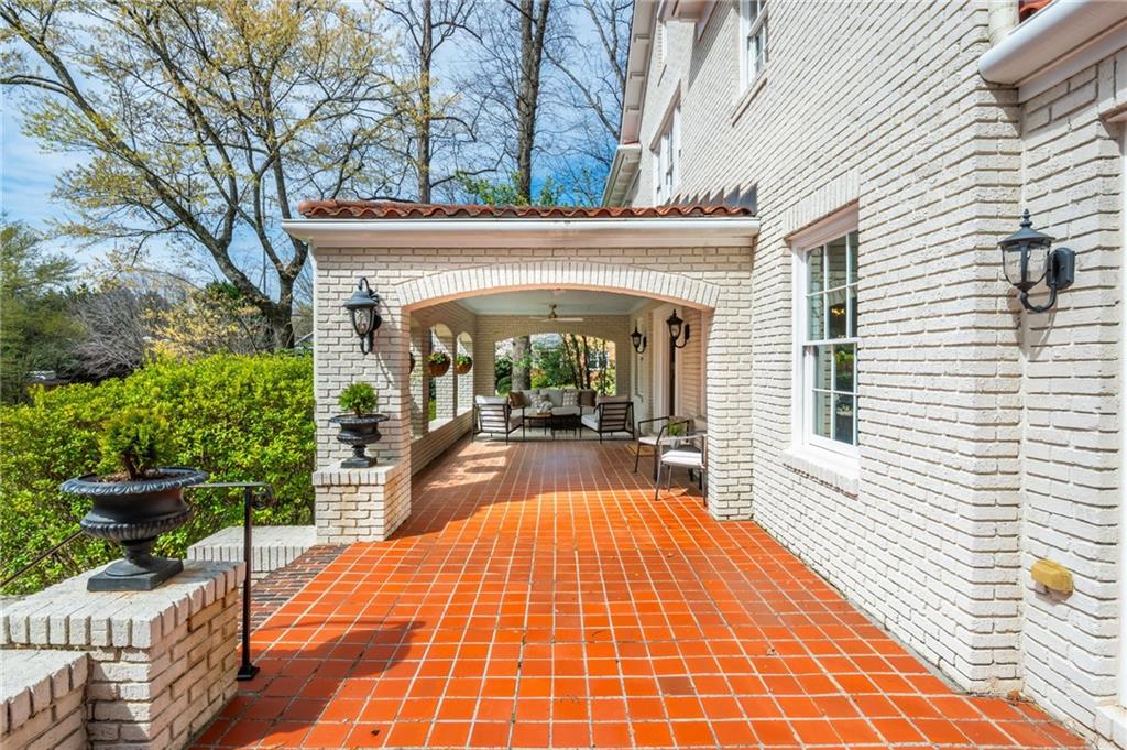 1196 Fairview Road NE