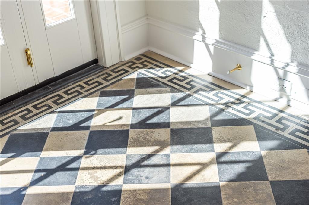 1196 Fairview Road NE