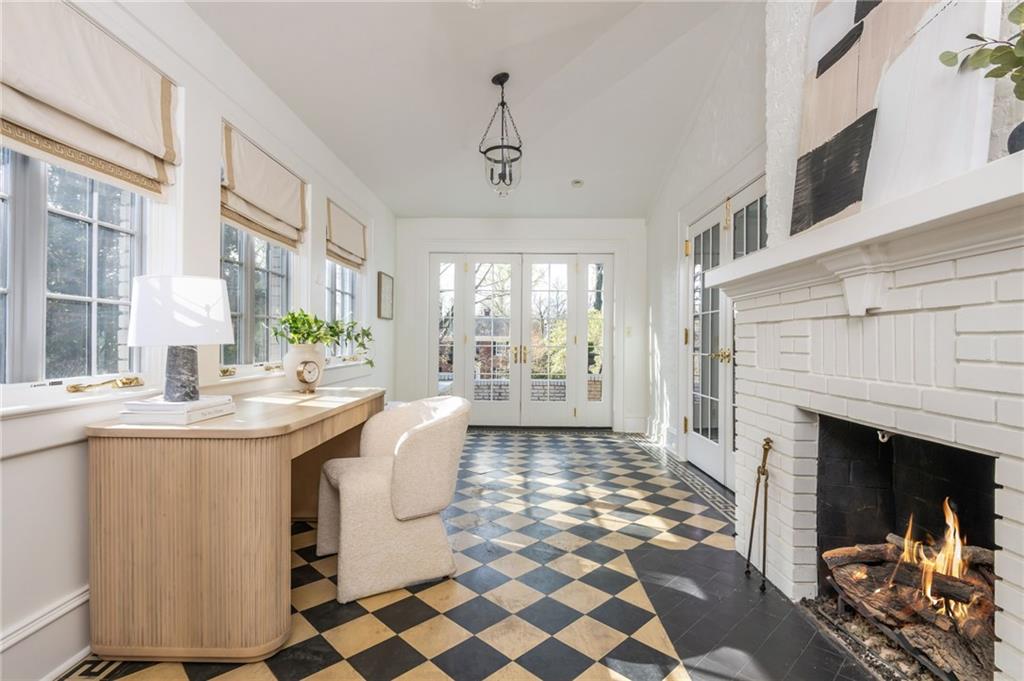 1196 Fairview Road NE