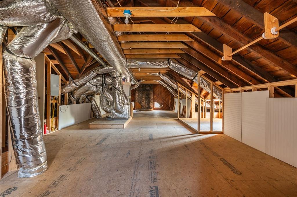 1196 Fairview Road NE