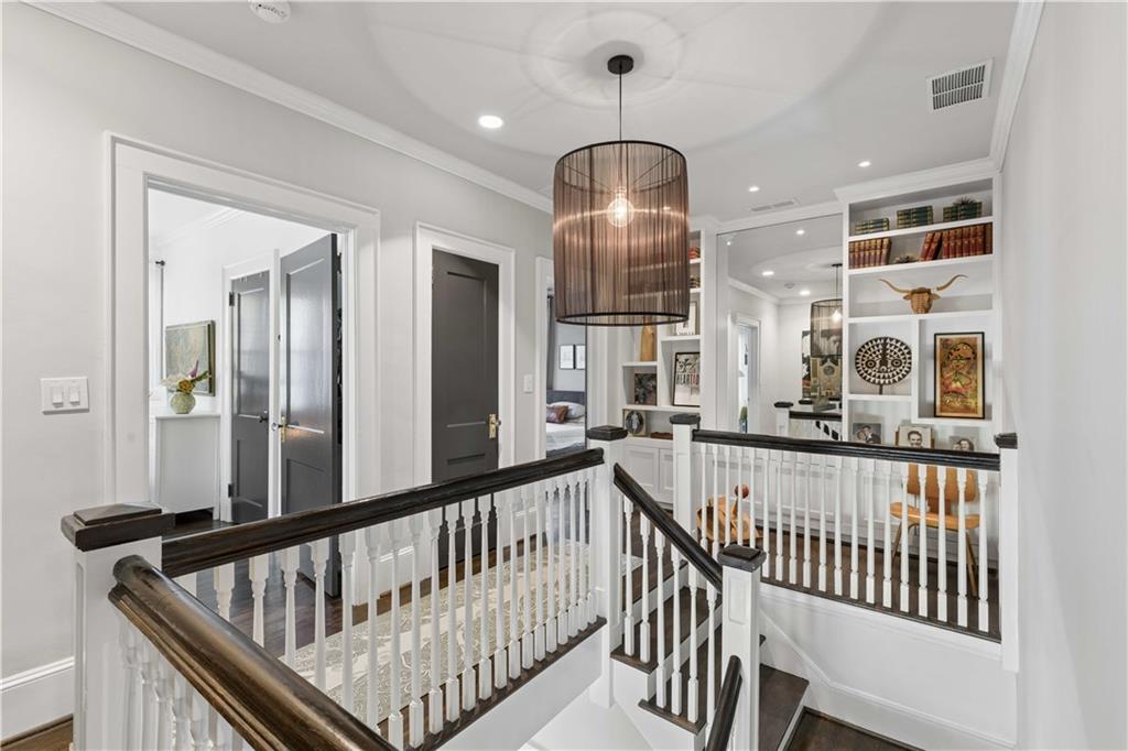 635 E Morningside Drive NE