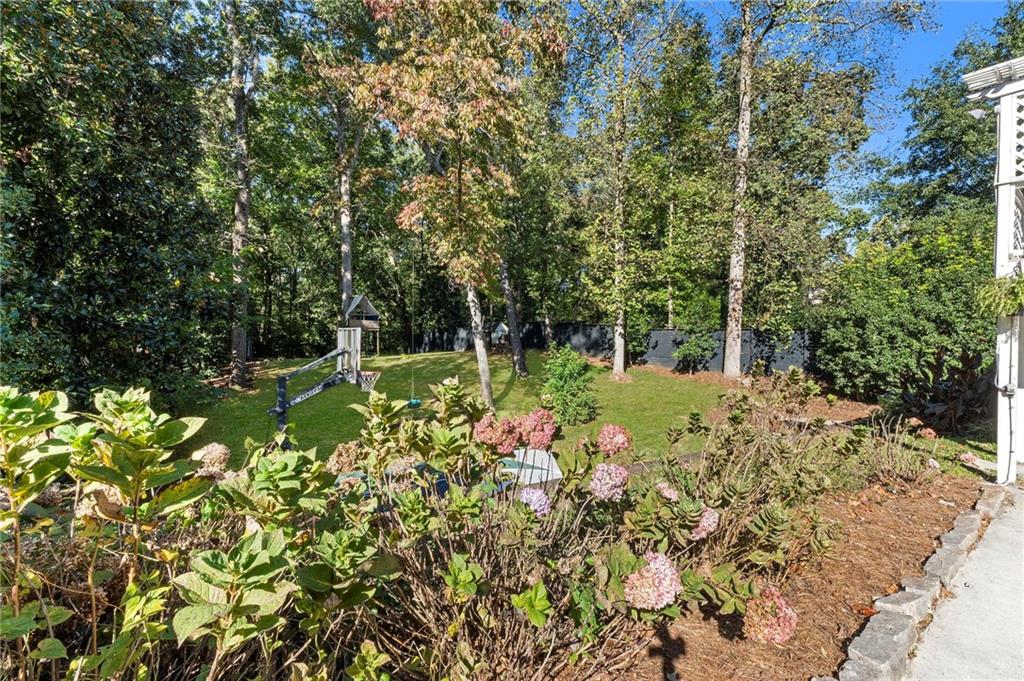 874 Artwood Road NE