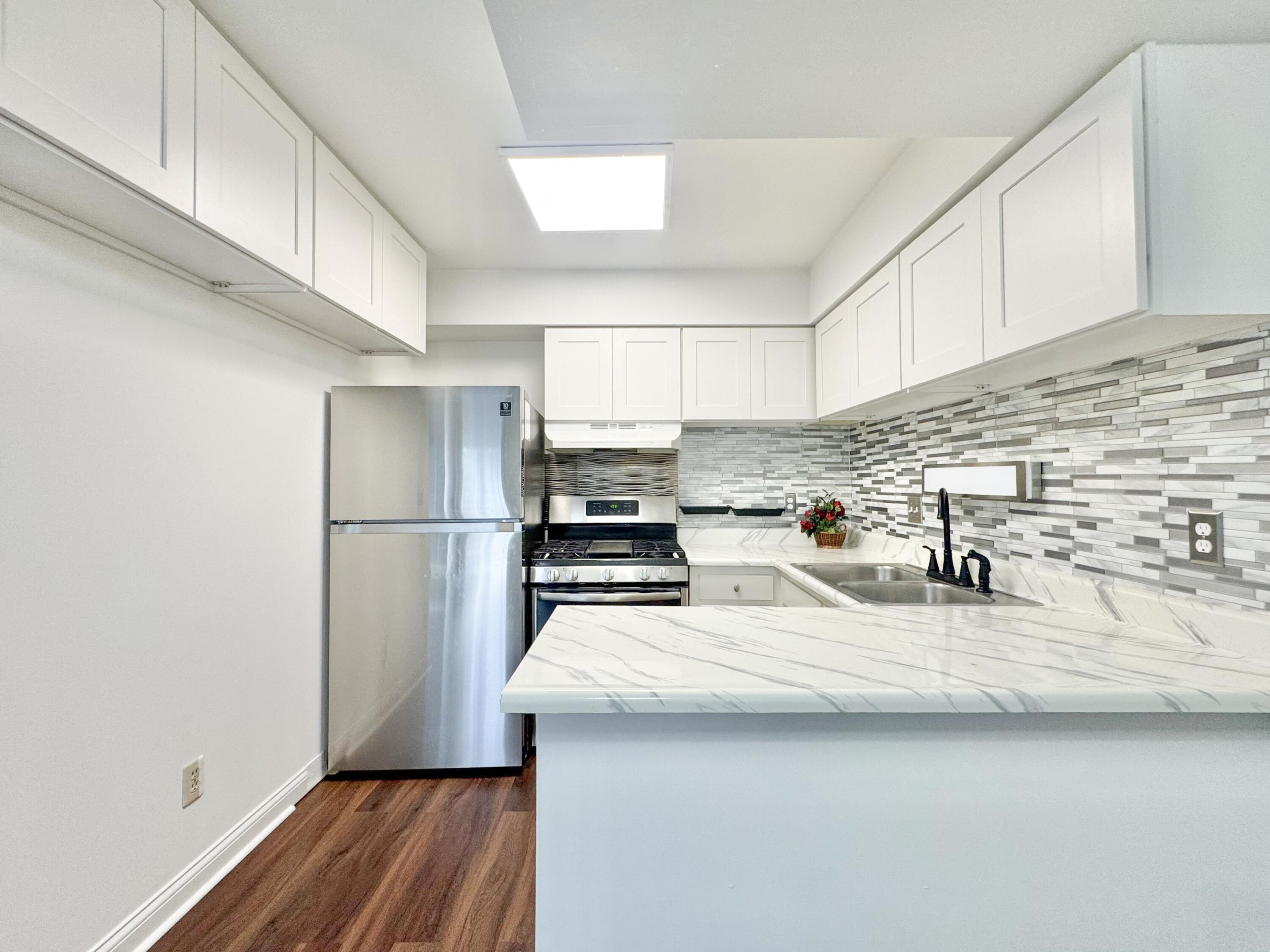 1169 Woodbrook Lane, 371