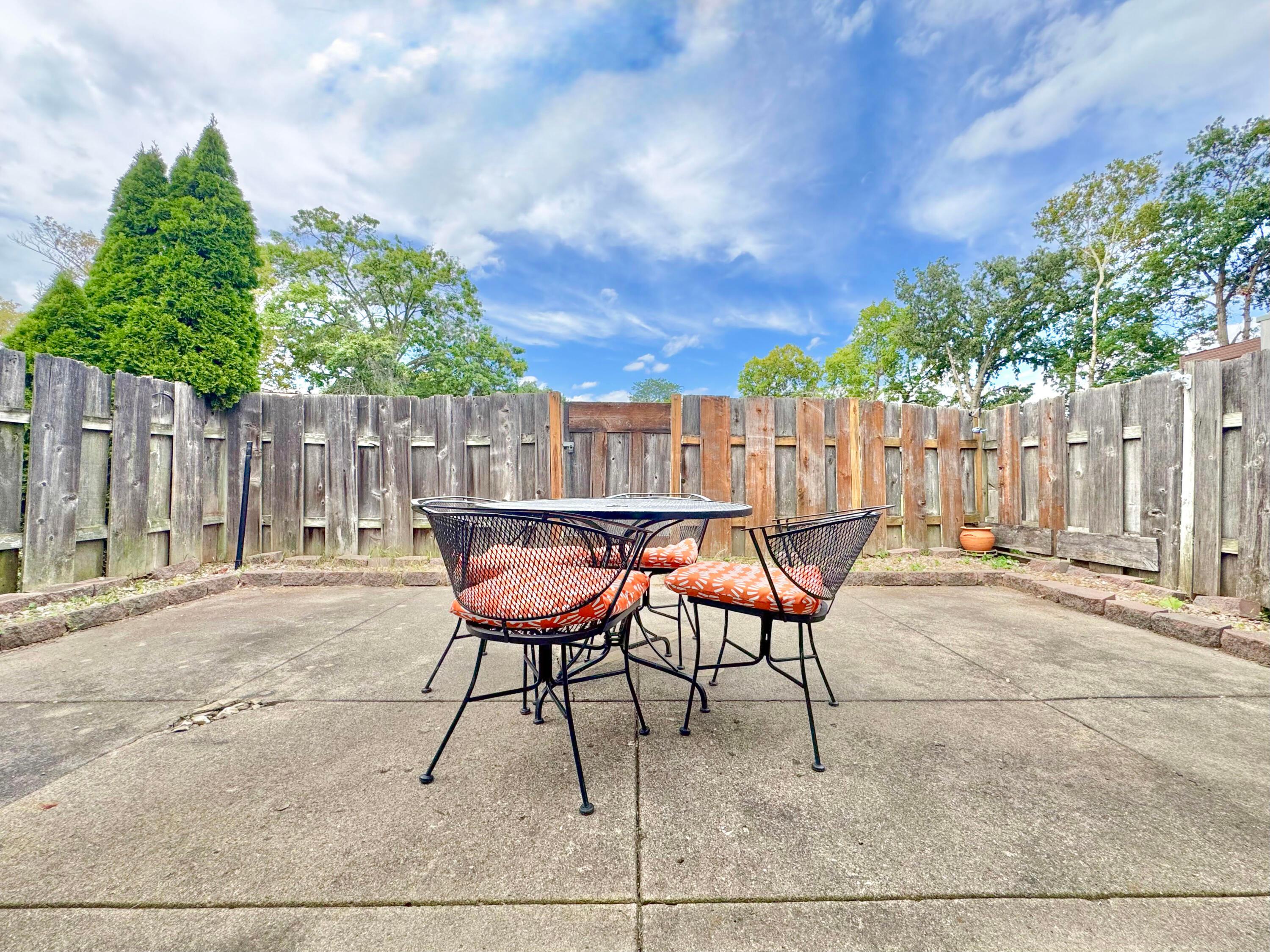 1169 Woodbrook Lane, 371