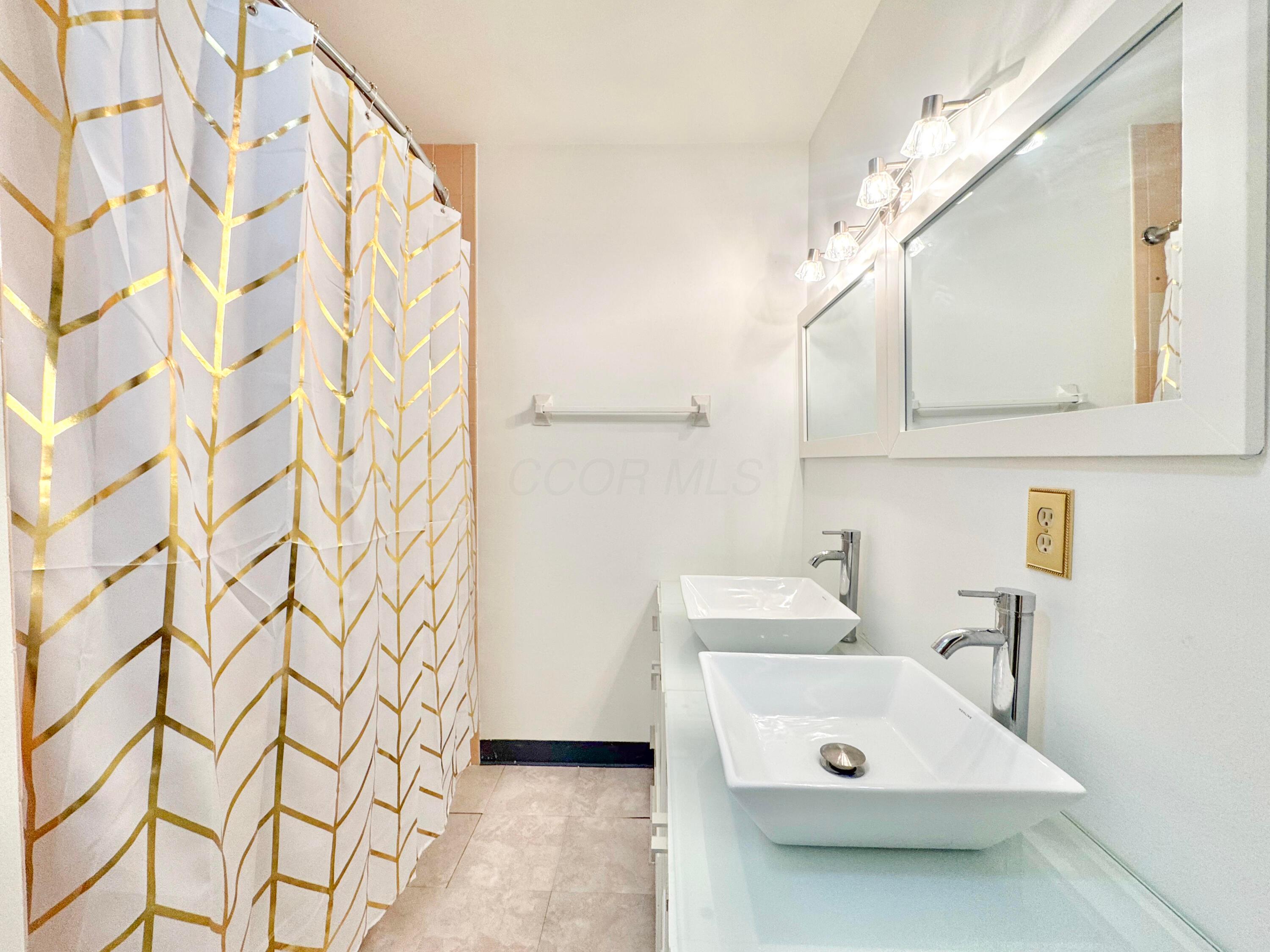 1169 Woodbrook Lane, 371