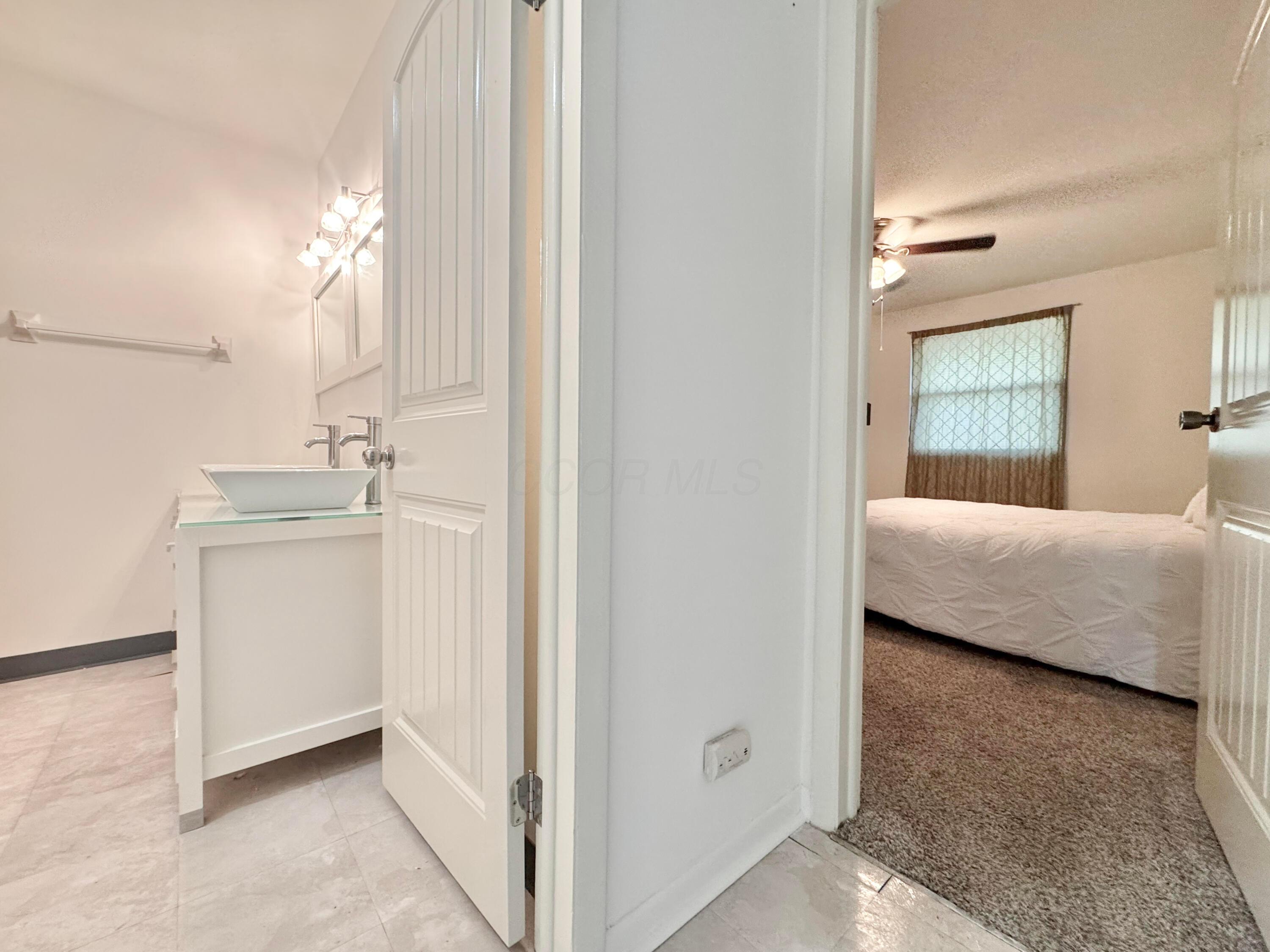 1169 Woodbrook Lane, 371