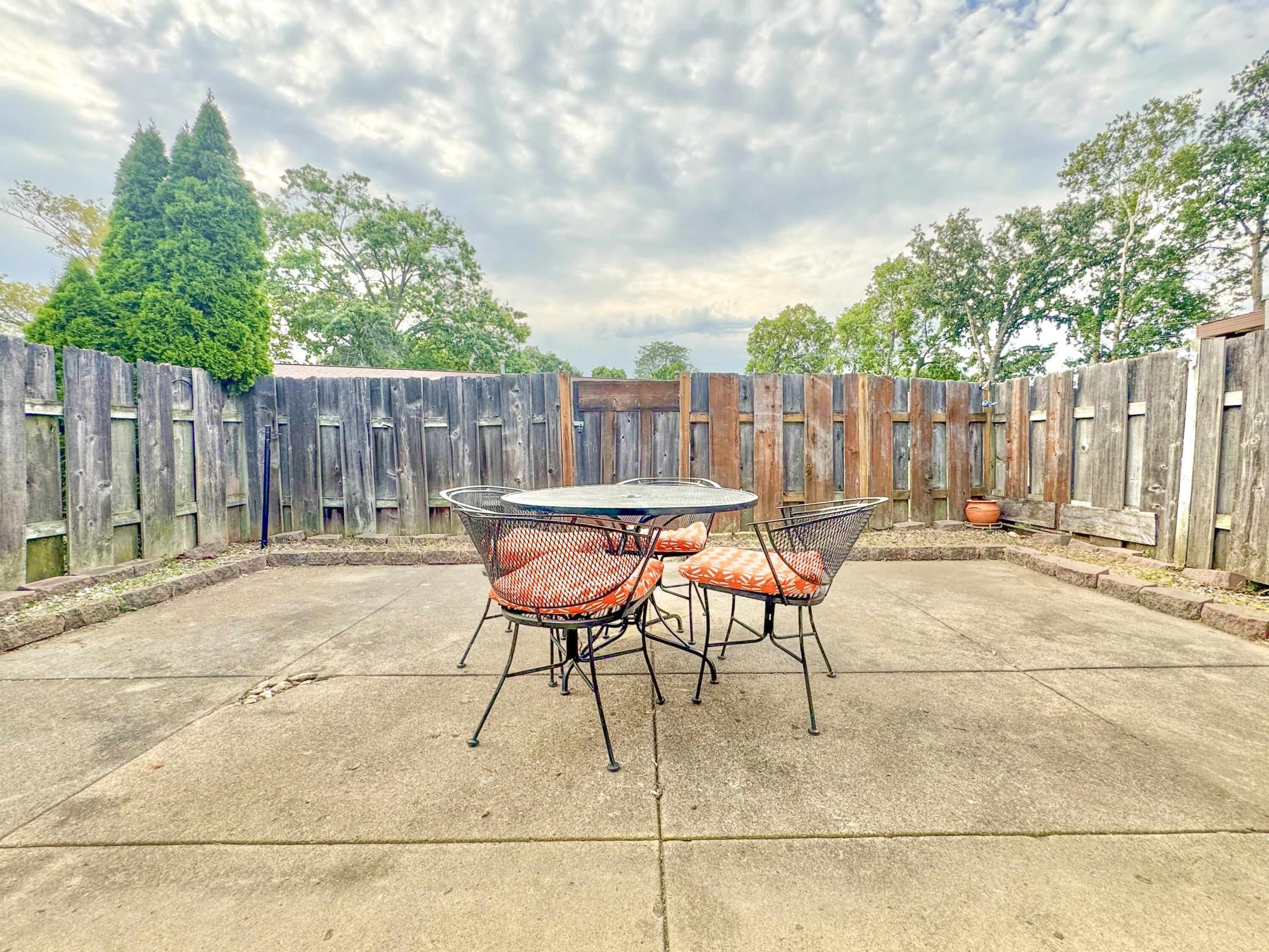 1169 Woodbrook Lane, 371