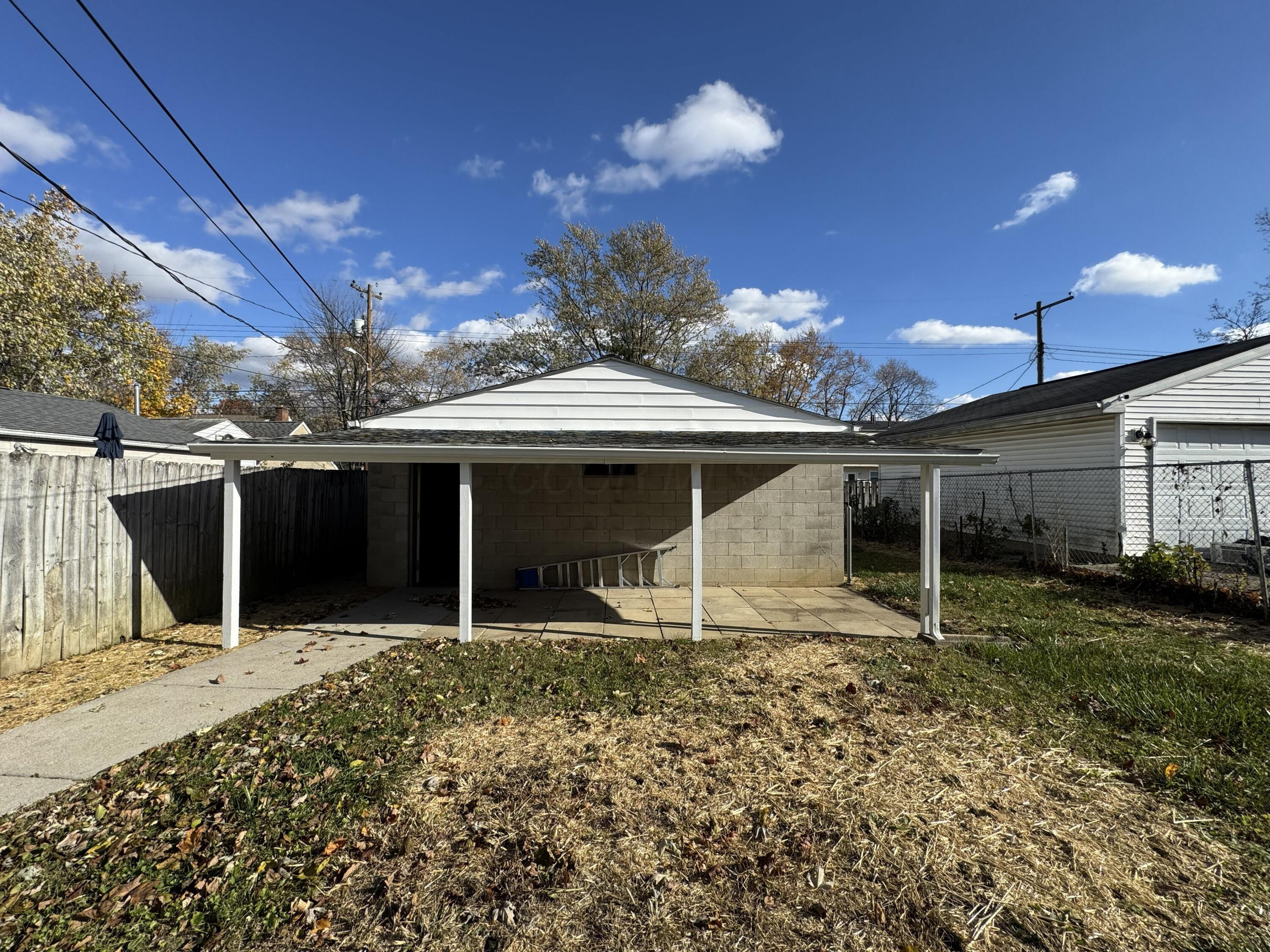 894 Binns Boulevard