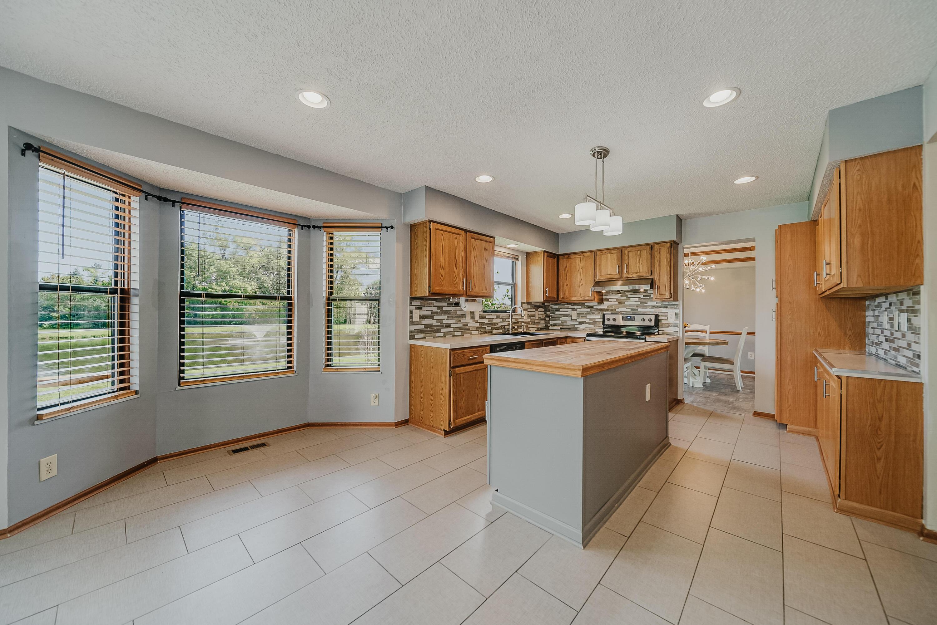 2598 Hoover Crossing Way