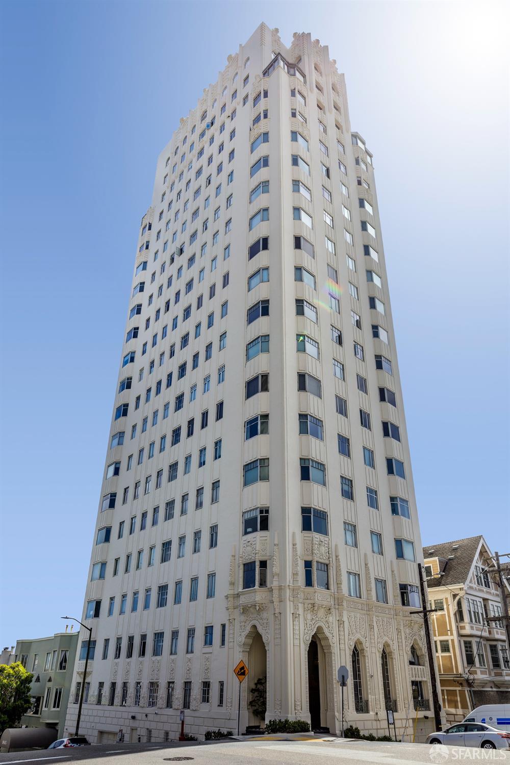 1101 Green Street # 902
