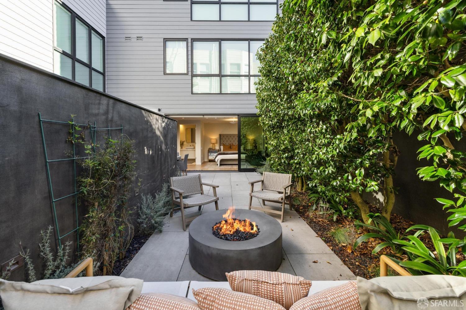 3643 California Street