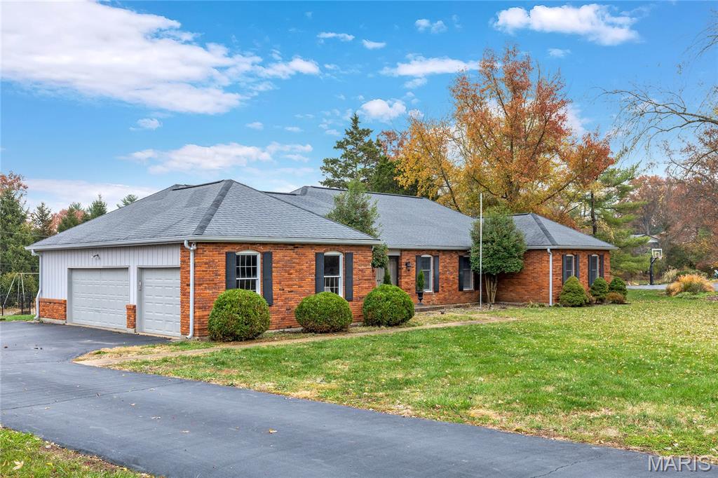 318 Pebble Valley Drive