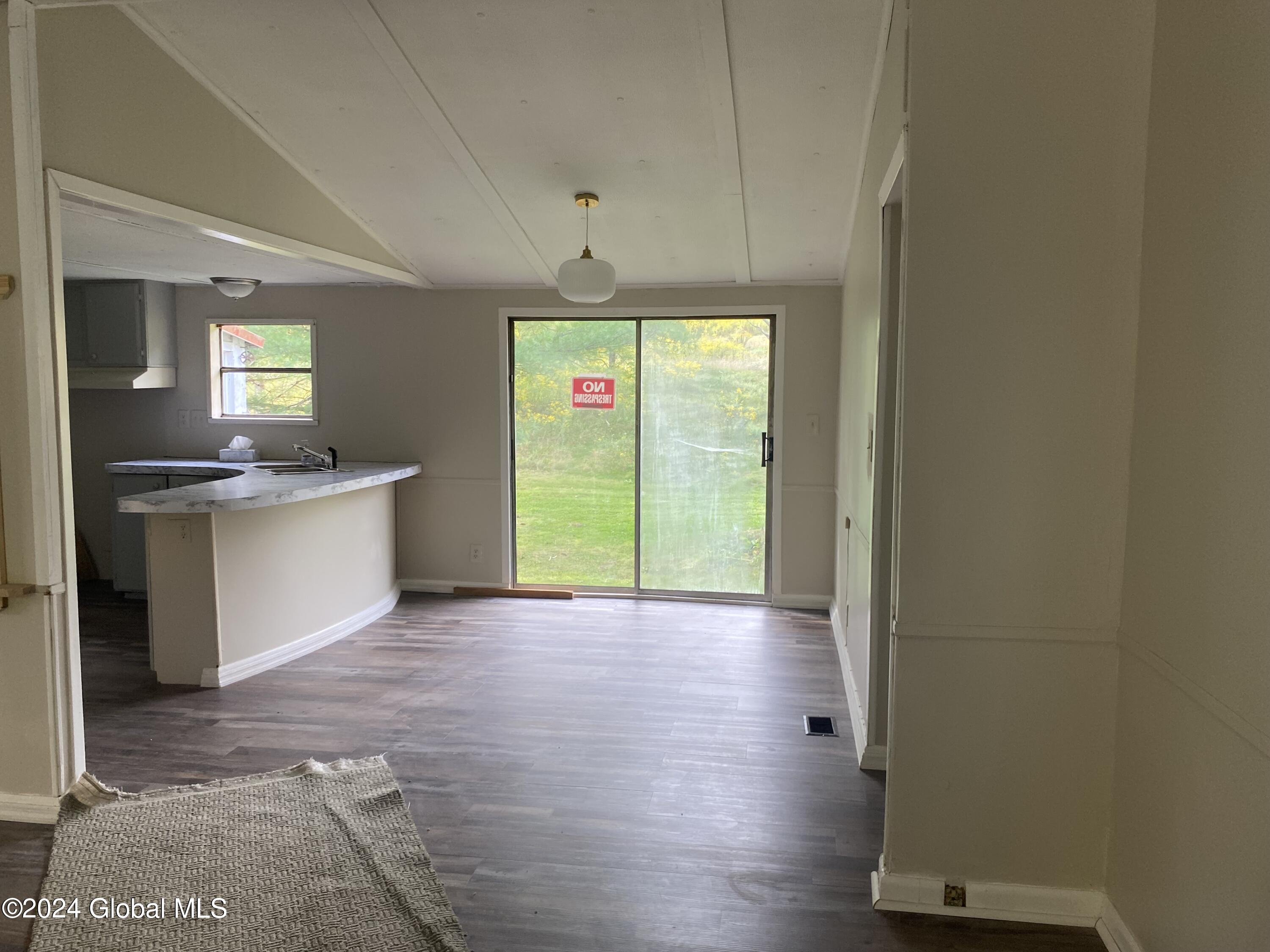 111 Cold Spring Rd Road