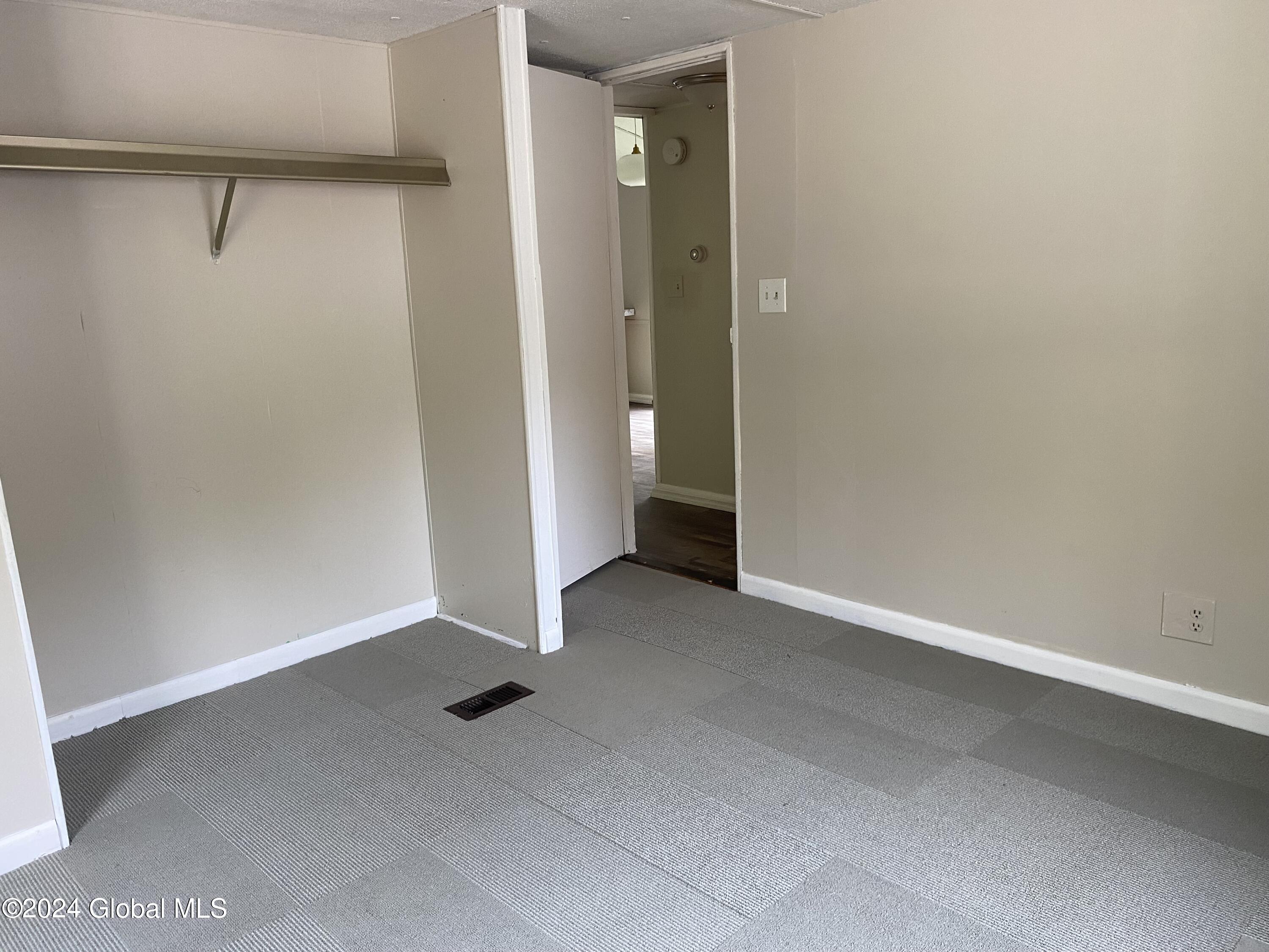 111 Cold Spring Rd Road
