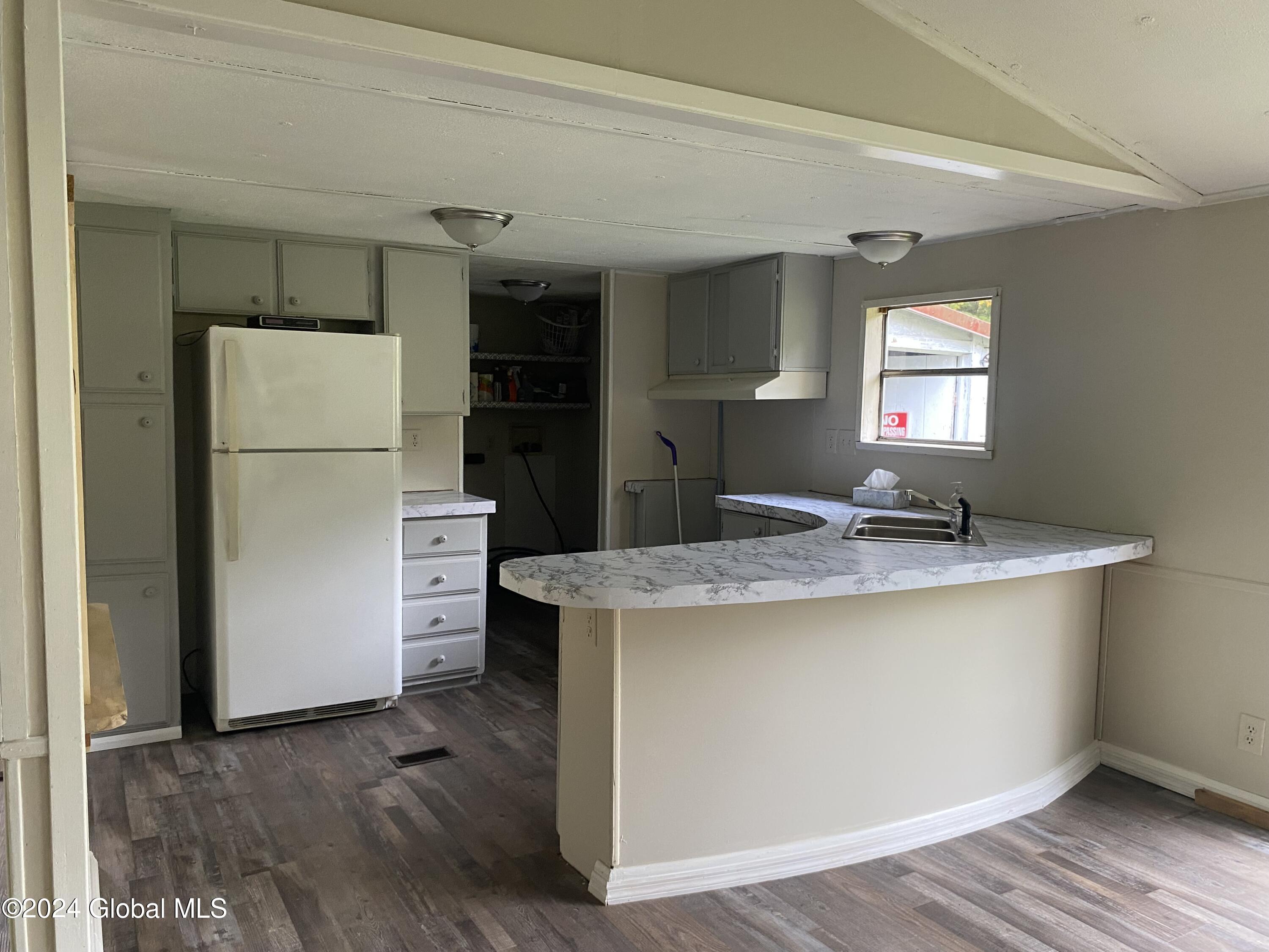 111 Cold Spring Rd Road