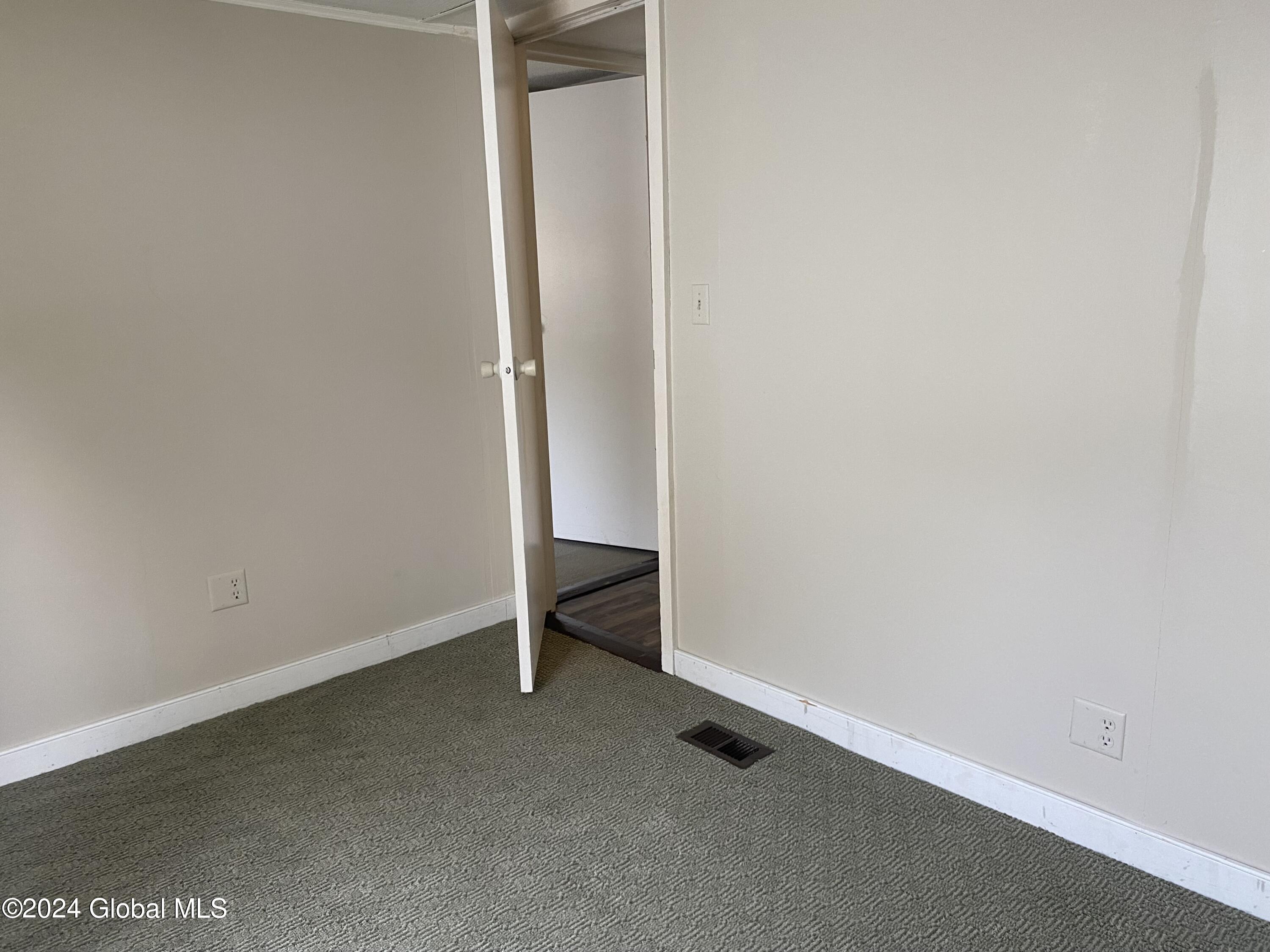 111 Cold Spring Rd Road