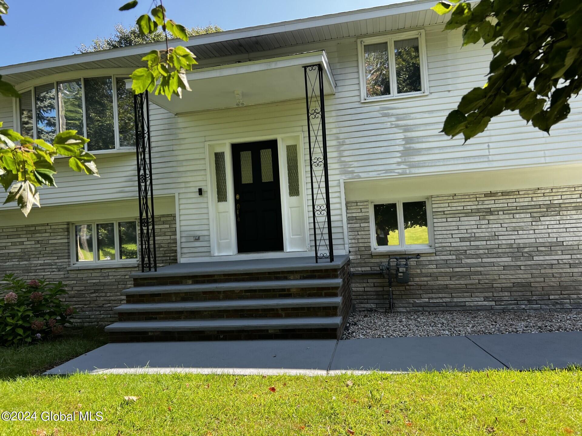 7 Woodcut Lane
