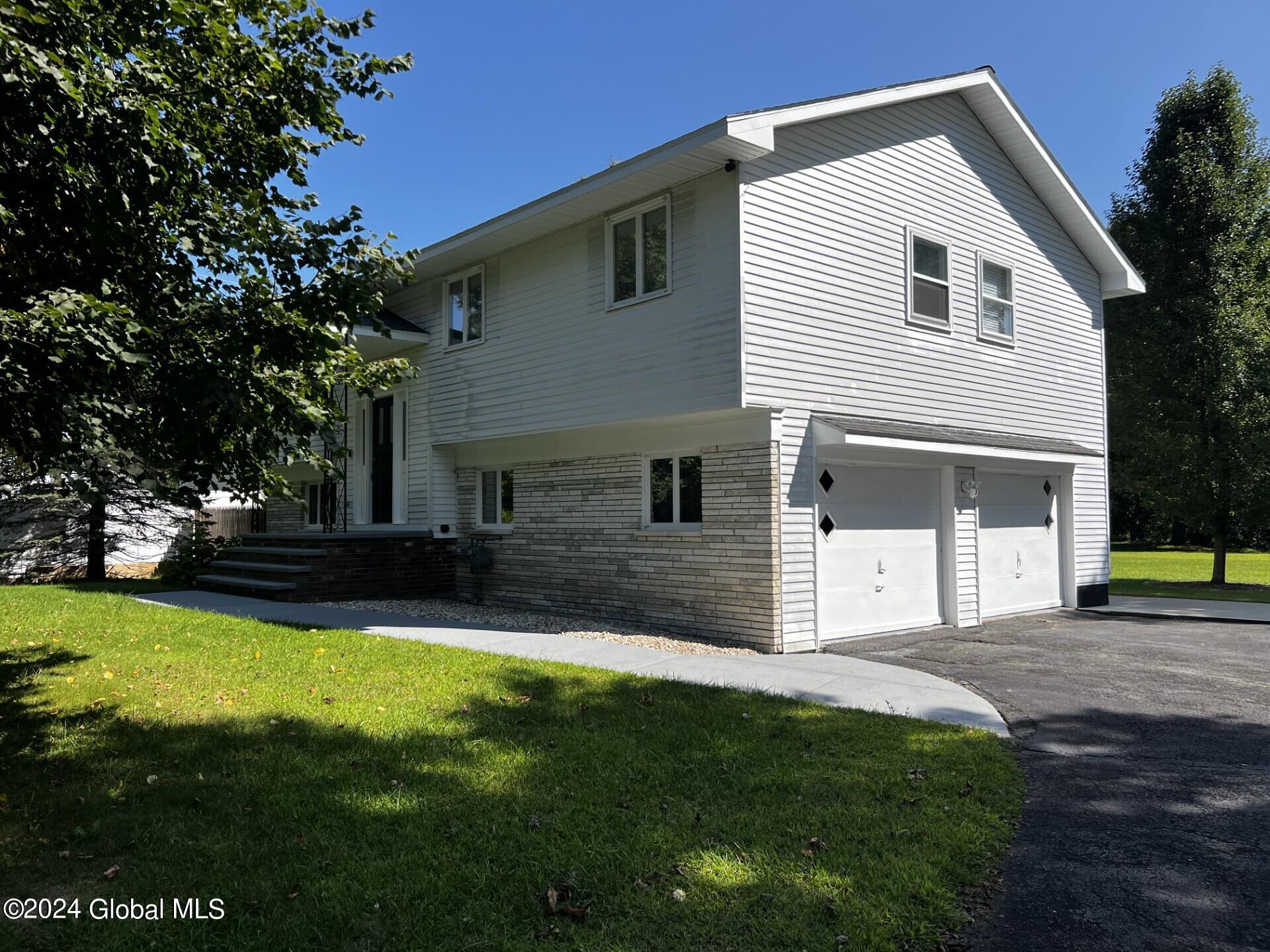 7 Woodcut Lane
