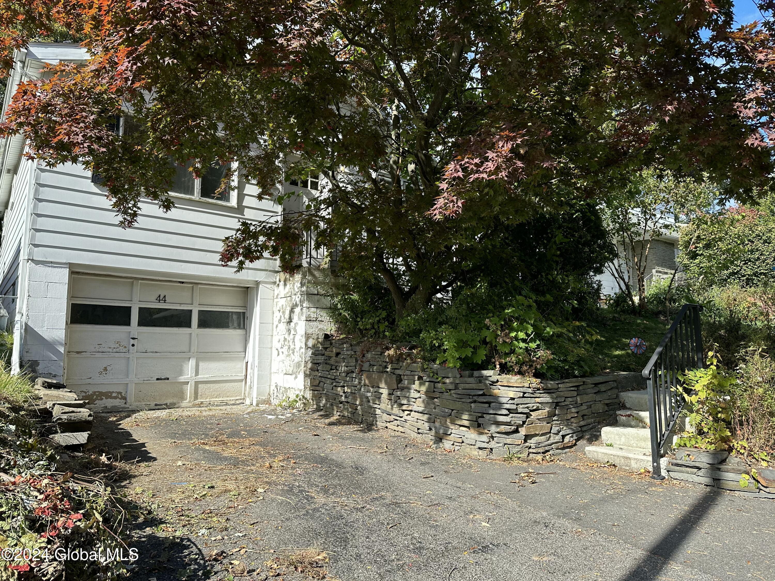 44 Winnie Street