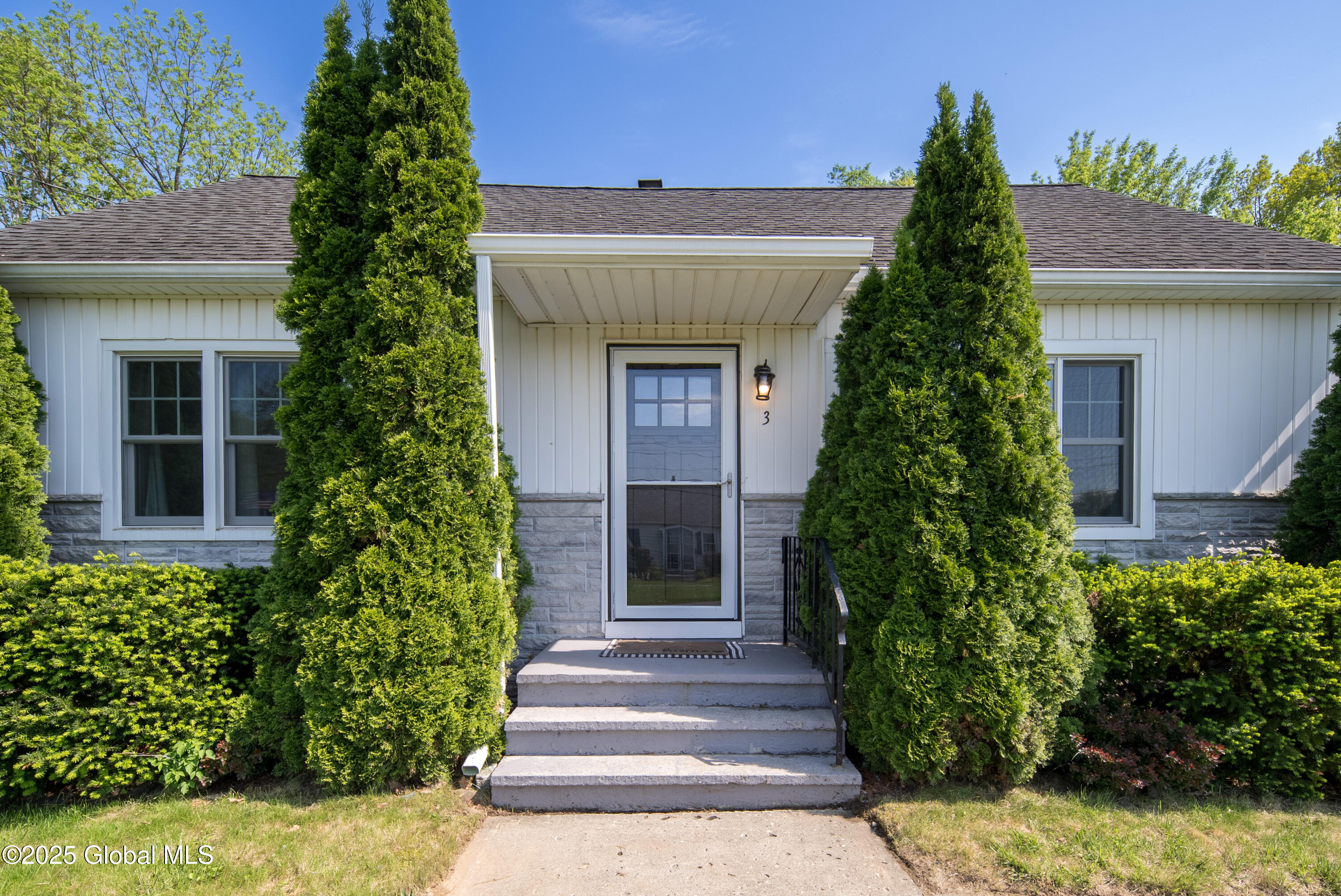 3 Hayner Heights